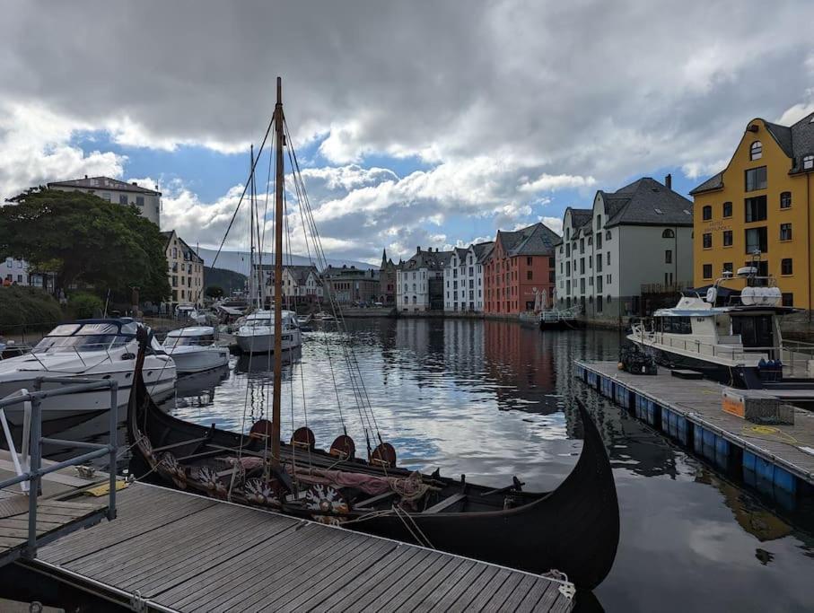 City Box Alesund, Inc Wifi Free Car And Mc Parking Exterior photo