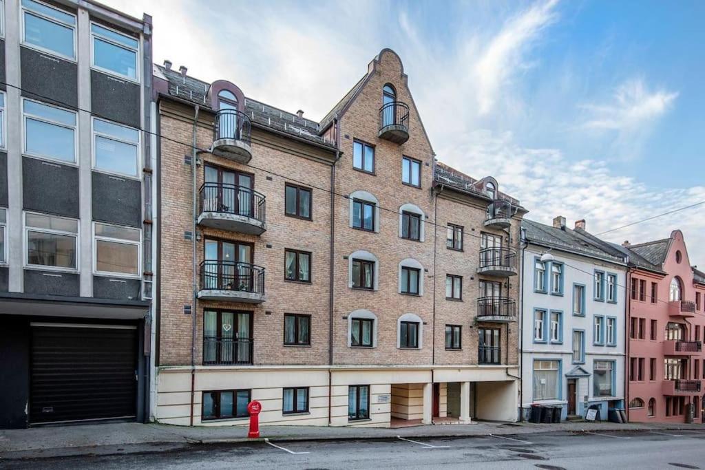 City Box Alesund, Inc Wifi Free Car And Mc Parking Exterior photo