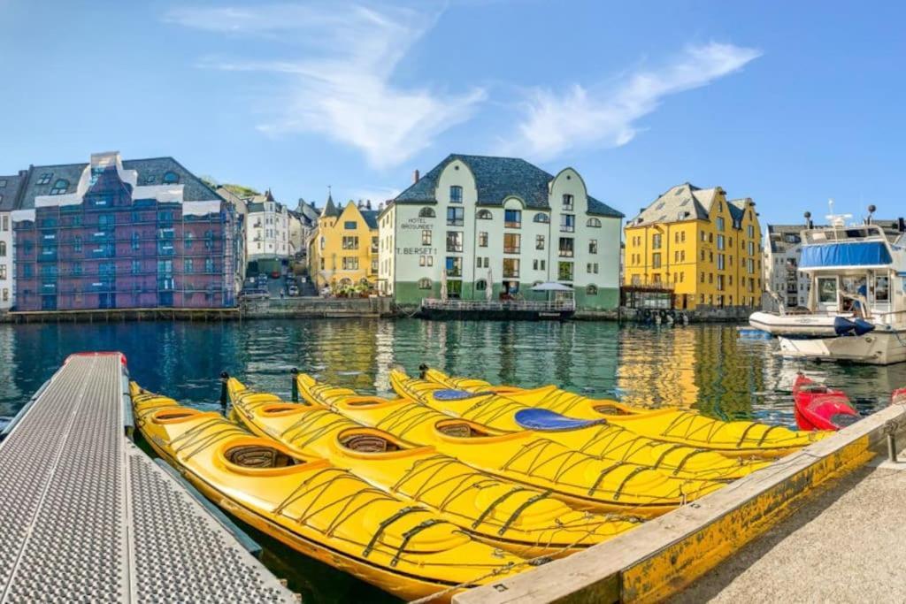 City Box Alesund, Inc Wifi Free Car And Mc Parking Exterior photo