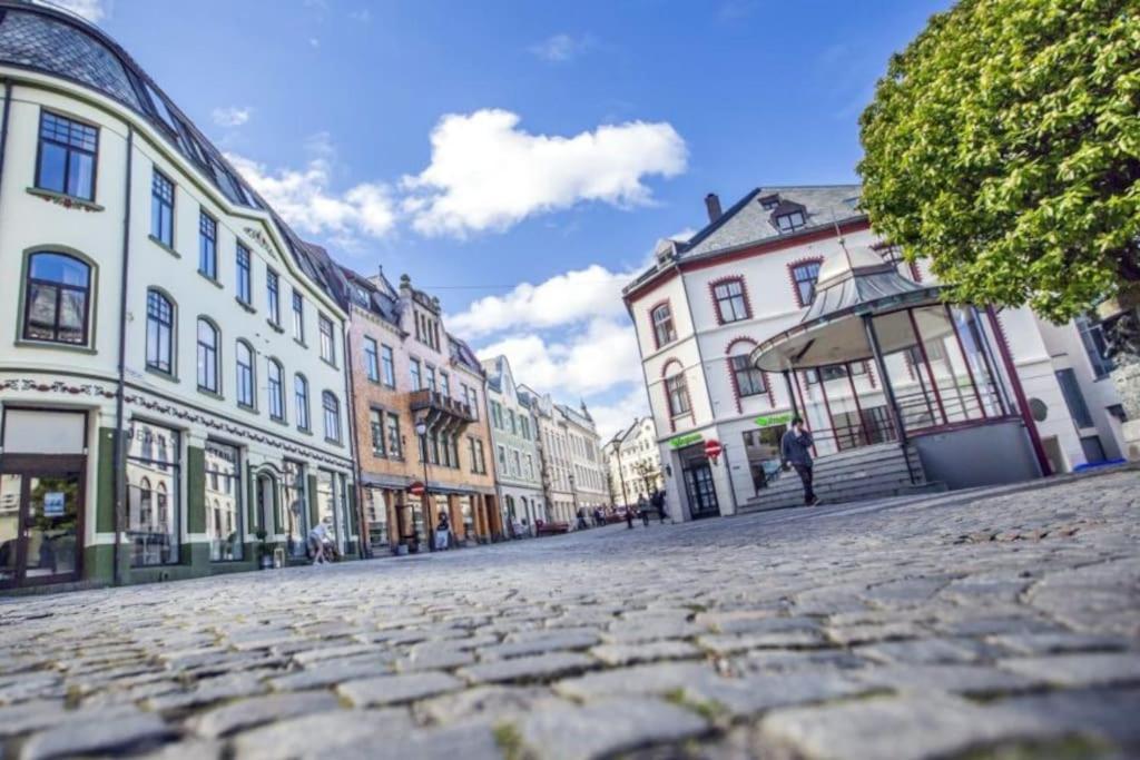 City Box Alesund, Inc Wifi Free Car And Mc Parking Exterior photo